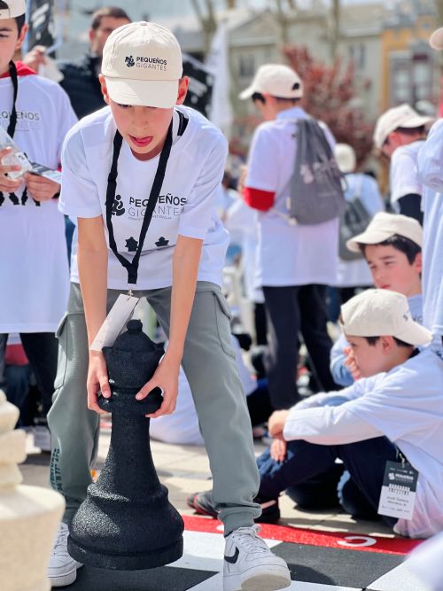 pequeños gigantes ajedrez
