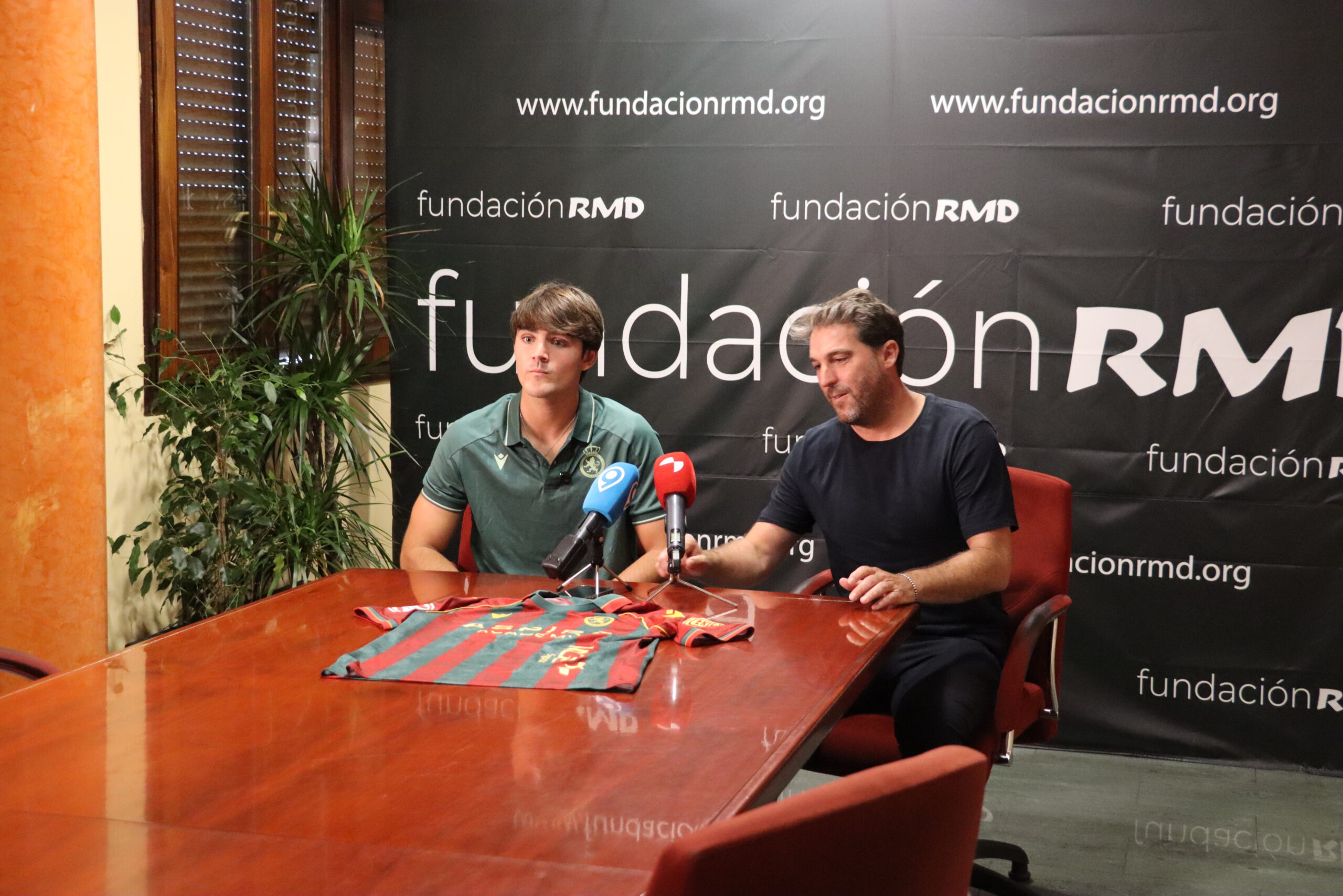 rueda de prensa presentación Jaime Vázquez